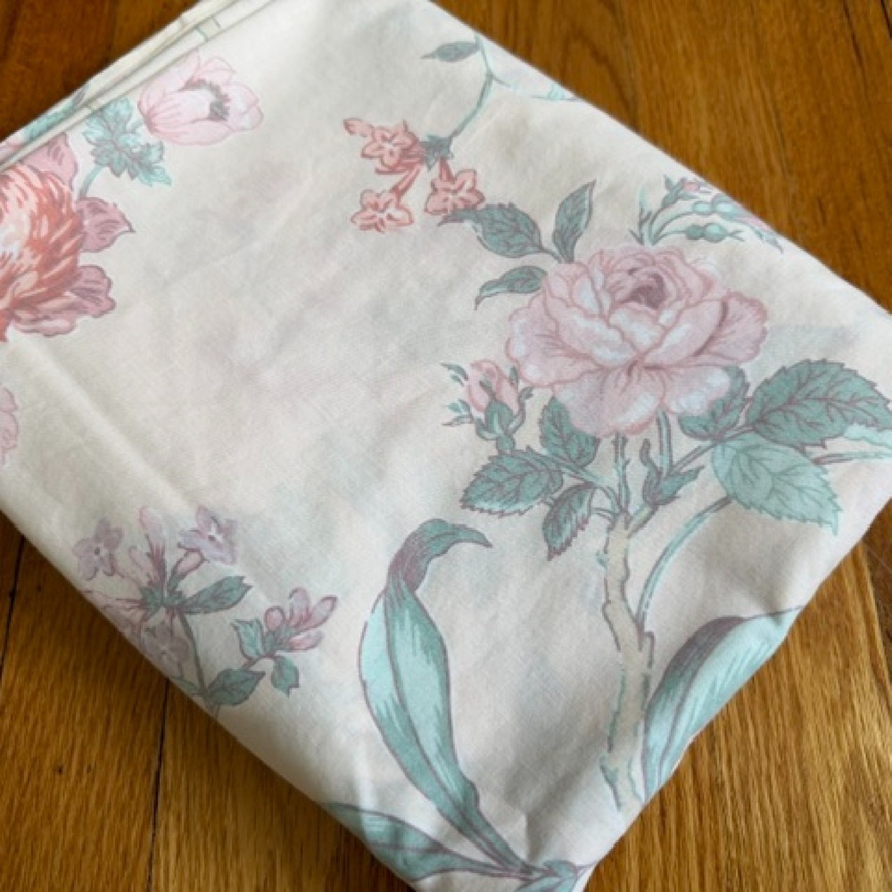 Vintage Full Size Flat Sheet lt pink cottagecore shabby chic floral, Dan River